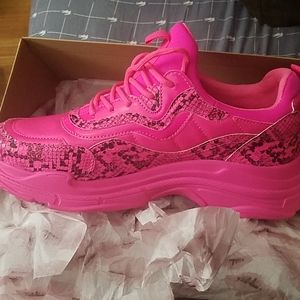 Ladies sneakee jessica Simpson speedey